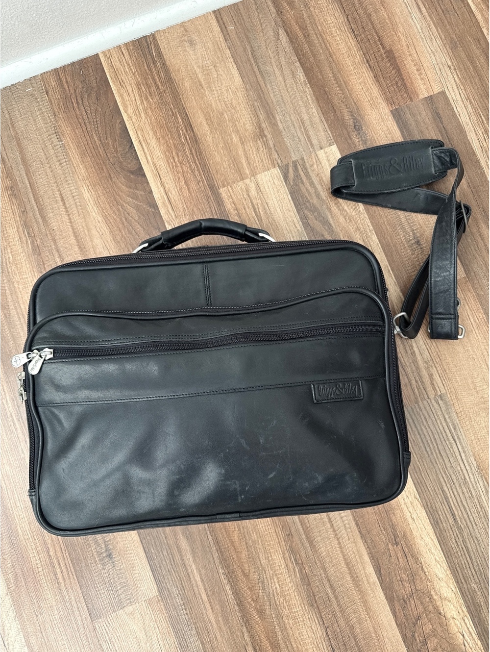 Briggs & Riley Black Leather Expandable Laptop Briefcase Business Shoulder Bag